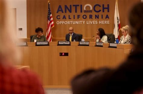 Should Antioch council choose the police chief?